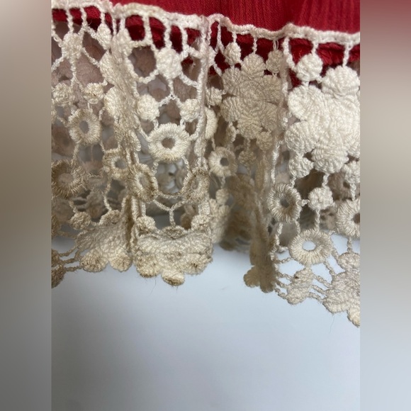 Umgee Rust color with cream crochet trim - Picture 4 of 9